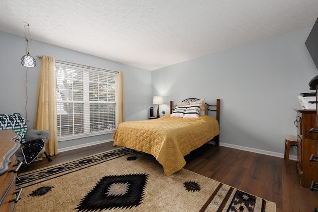 8536 Lazelle Village Drive, Lewis Center, OH 43035