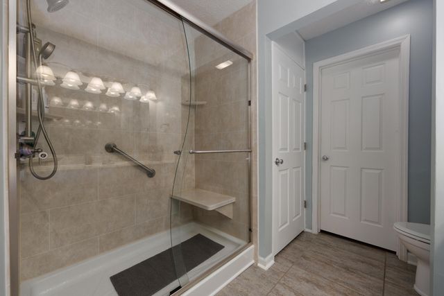 8536 Lazelle Village Drive, Lewis Center, OH 43035