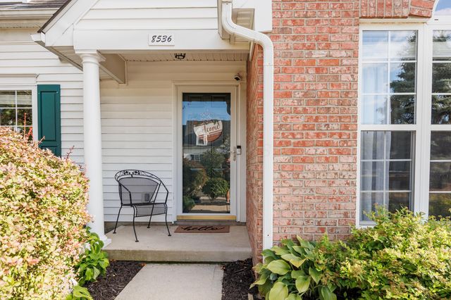 8536 Lazelle Village Drive, Lewis Center, OH 43035