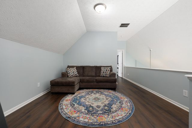 8536 Lazelle Village Drive, Lewis Center, OH 43035