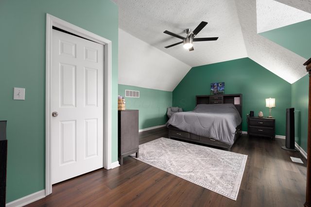 8536 Lazelle Village Drive, Lewis Center, OH 43035