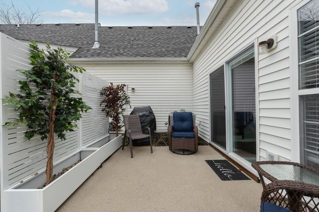 8536 Lazelle Village Drive, Lewis Center, OH 43035