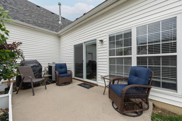 8536 Lazelle Village Drive, Lewis Center, OH 43035