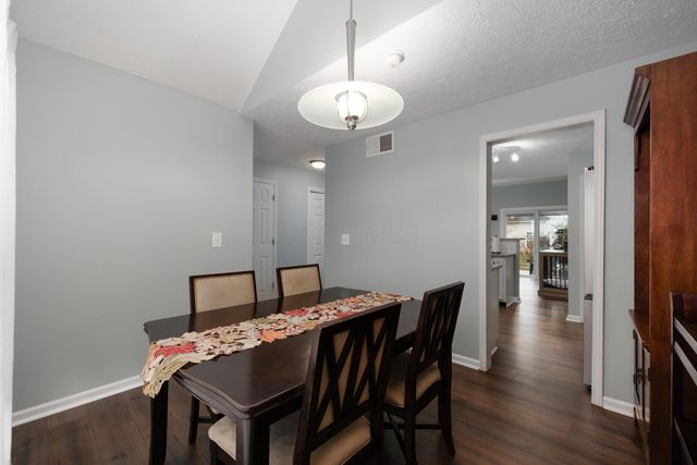 8536 Lazelle Village Drive, Lewis Center, OH 43035