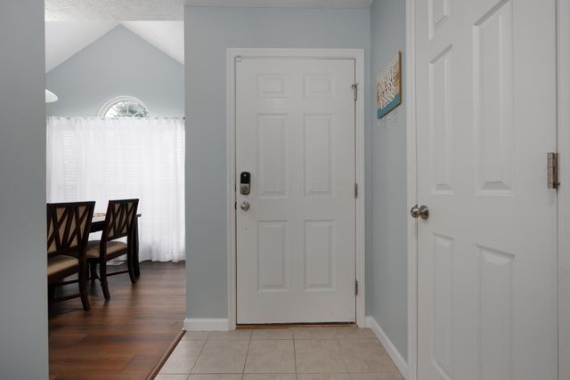 8536 Lazelle Village Drive, Lewis Center, OH 43035