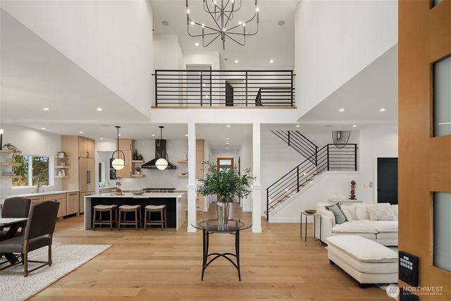 12226 NE 70th Street, Kirkland, WA 98033