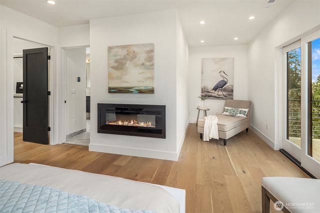 12226 NE 70th Street, Kirkland, WA 98033