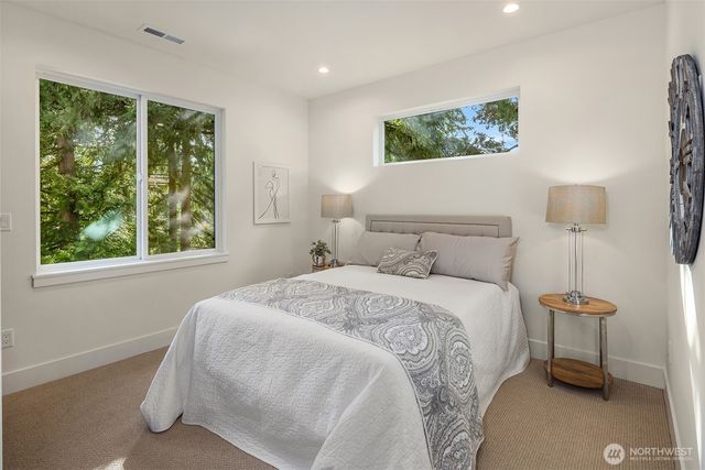 12226 NE 70th Street, Kirkland, WA 98033