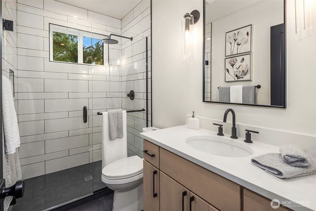 12226 NE 70th Street, Kirkland, WA 98033