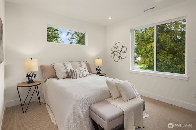 12226 NE 70th Street, Kirkland, WA 98033