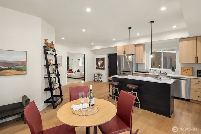 12226 NE 70th Street, Kirkland, WA 98033