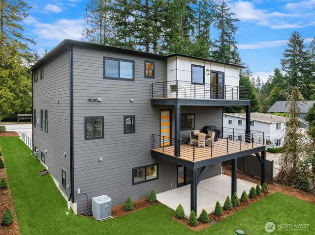 12226 NE 70th Street, Kirkland, WA 98033