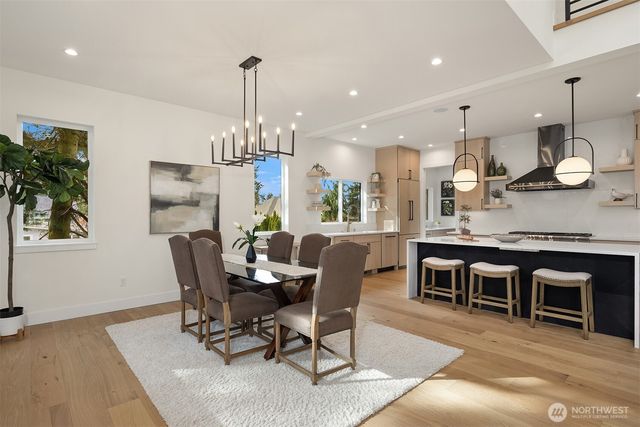 12226 NE 70th Street, Kirkland, WA 98033