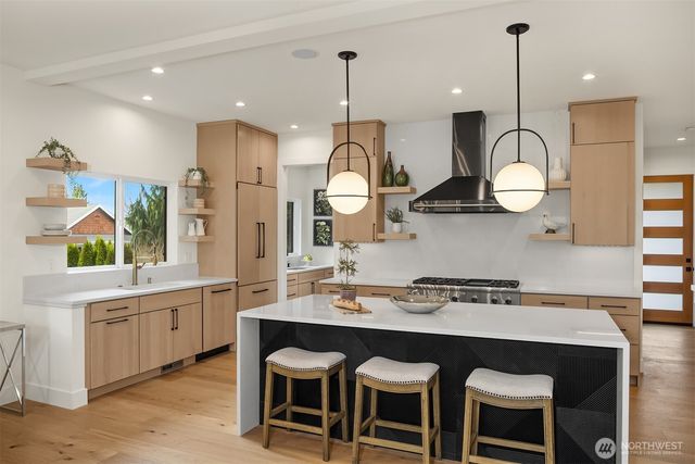 12226 NE 70th Street, Kirkland, WA 98033