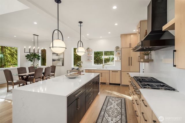 12226 NE 70th Street, Kirkland, WA 98033