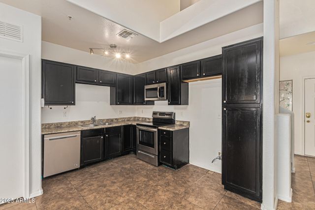 15661 N 29TH Street, Phoenix, AZ 85032