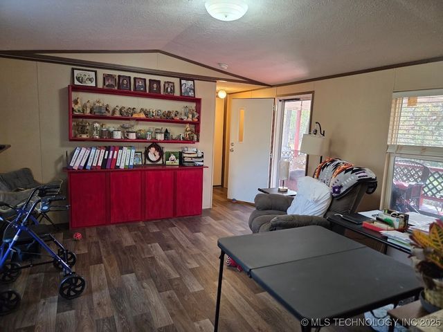 409623 E 1115 Road, Eufaula, OK 74432