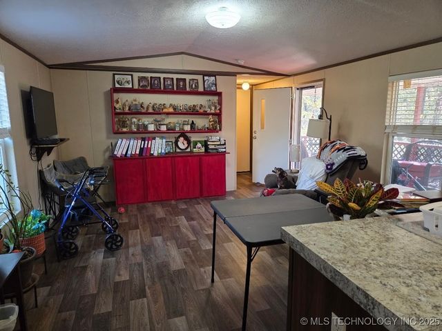 409623 E 1115 Road, Eufaula, OK 74432