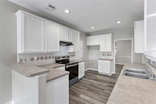 5214 Sleepy Creek, Cove, TX 77523