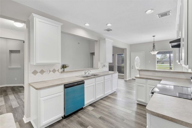 5214 Sleepy Creek, Cove, TX 77523