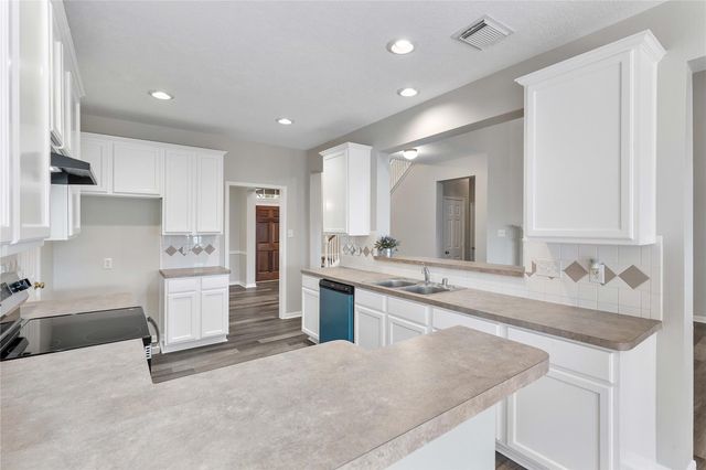 5214 Sleepy Creek, Cove, TX 77523