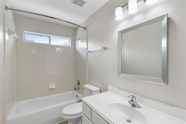 5214 Sleepy Creek, Cove, TX 77523