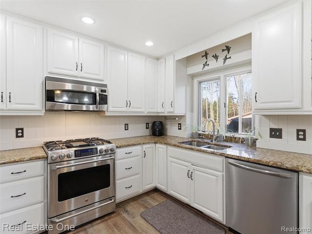 1755 Burrus Road, Ortonville, MI 48462