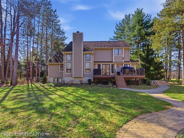 1755 Burrus Road, Ortonville, MI 48462