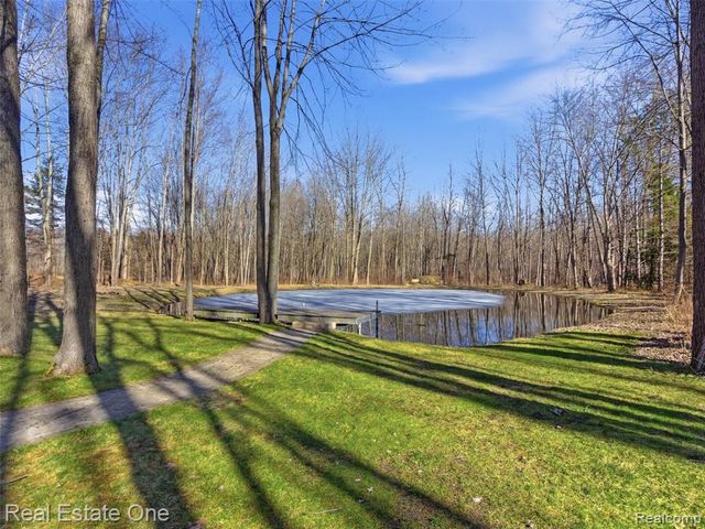 1755 Burrus Road, Ortonville, MI 48462