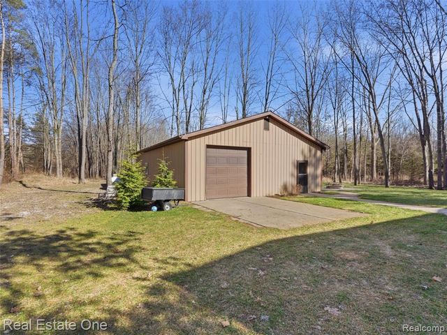 1755 Burrus Road, Ortonville, MI 48462