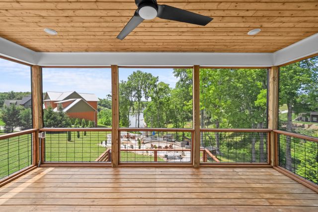 71 Fanning Bend Dr, Winchester, TN 37398