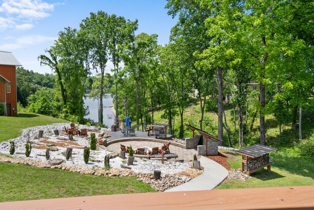 71 Fanning Bend Dr, Winchester, TN 37398