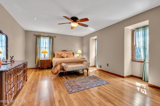 44 Bunker Hill Drive, Middletown, NJ 07748