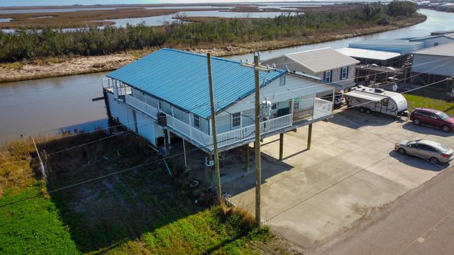 1045 Four Point Rd, Dulac, LA 70353