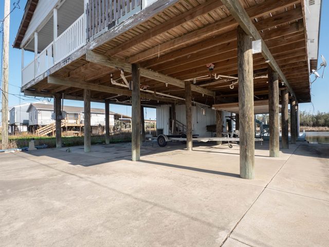 1045 Four Point Rd, Dulac, LA 70353