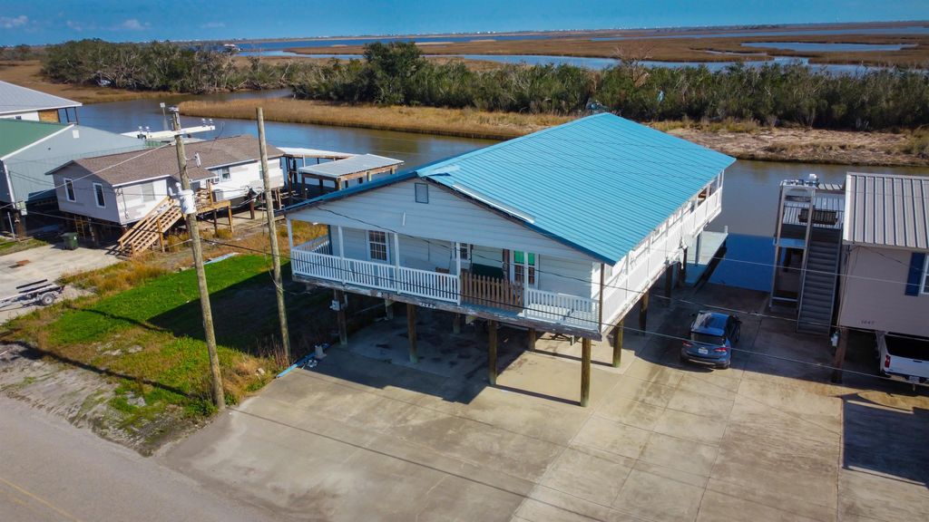 1045 Four Point Rd, Dulac, LA 70353
