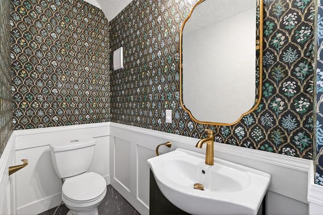 953 Carroll Avenue, Saint Paul, MN 55104