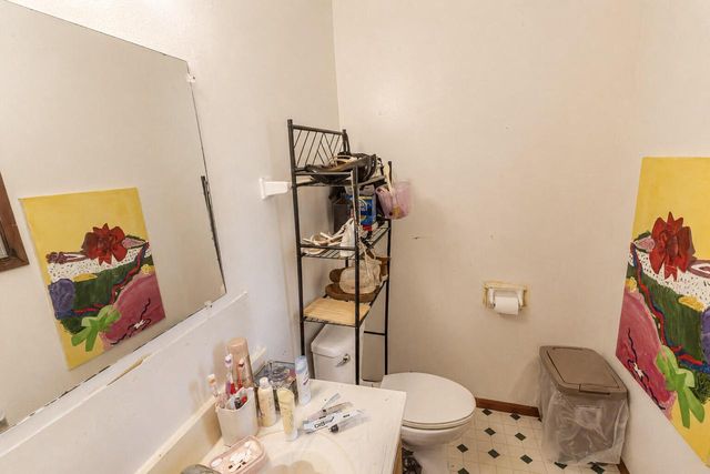 1943 W Kneeland STREET, Milwaukee, WI 53205