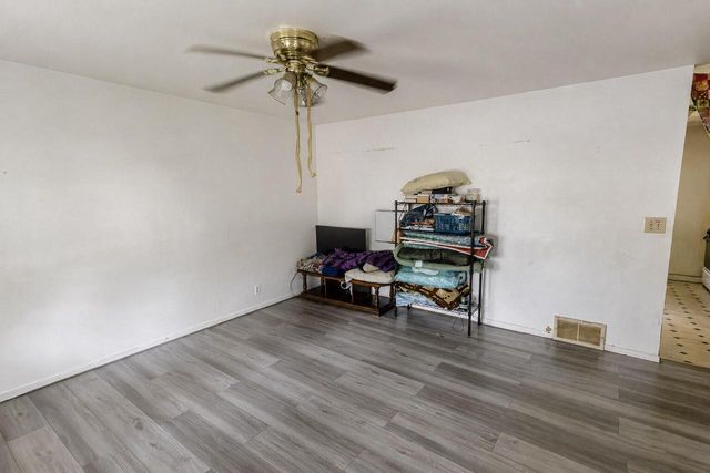 1943 W Kneeland STREET, Milwaukee, WI 53205