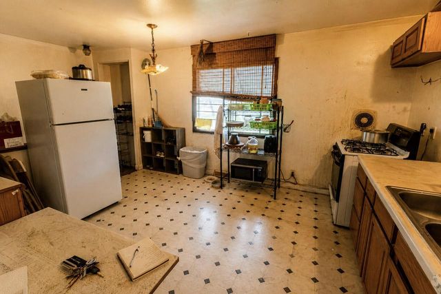 1943 W Kneeland STREET, Milwaukee, WI 53205