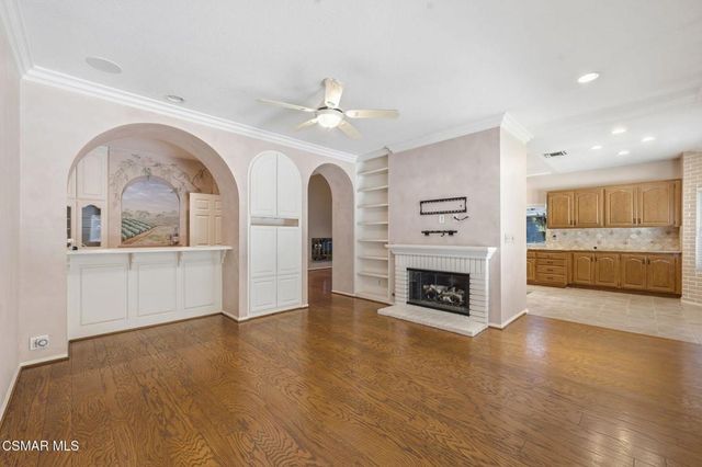 2085 Brookfield Drive, Thousand Oaks, CA 91362