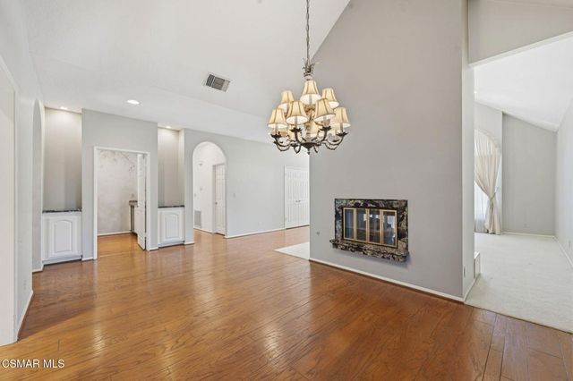 2085 Brookfield Drive, Thousand Oaks, CA 91362