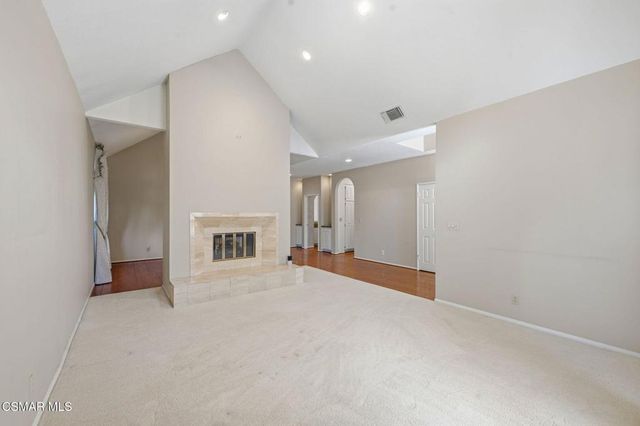 2085 Brookfield Drive, Thousand Oaks, CA 91362