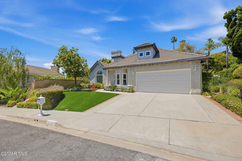 Image 2 of property listing at 2085 Brookfield Drive, Thousand Oaks, CA 91362
