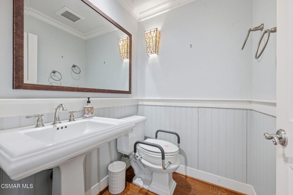 Image 23 of property listing at 2085 Brookfield Drive, Thousand Oaks, CA 91362