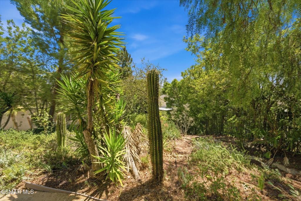 Image 39 of property listing at 2085 Brookfield Drive, Thousand Oaks, CA 91362