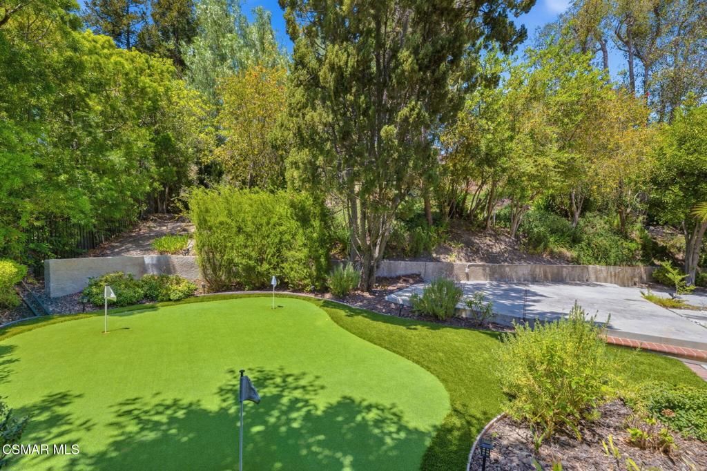 Image 45 of property listing at 2085 Brookfield Drive, Thousand Oaks, CA 91362