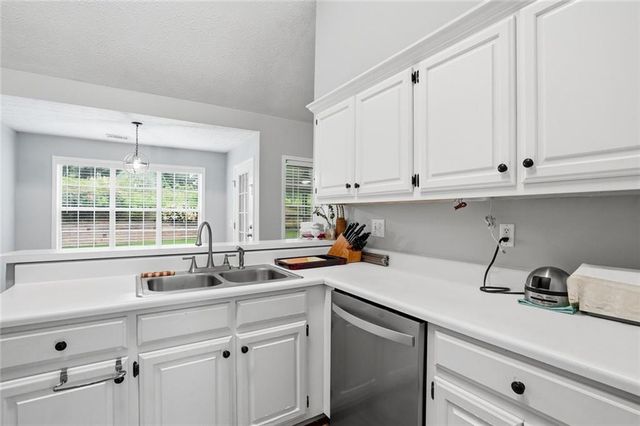 727 Eight Point Court, Suwanee, GA 30024