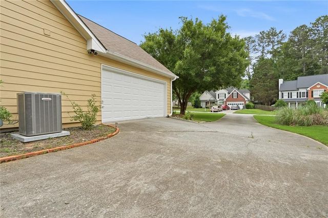 727 Eight Point Court, Suwanee, GA 30024