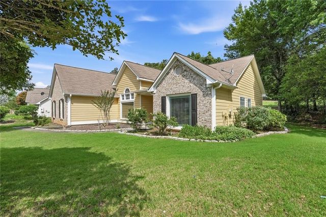 727 Eight Point Court, Suwanee, GA 30024